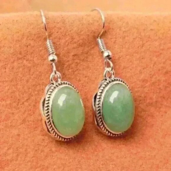 New Jade Oval Stone Earrings - Picture 3 of 3